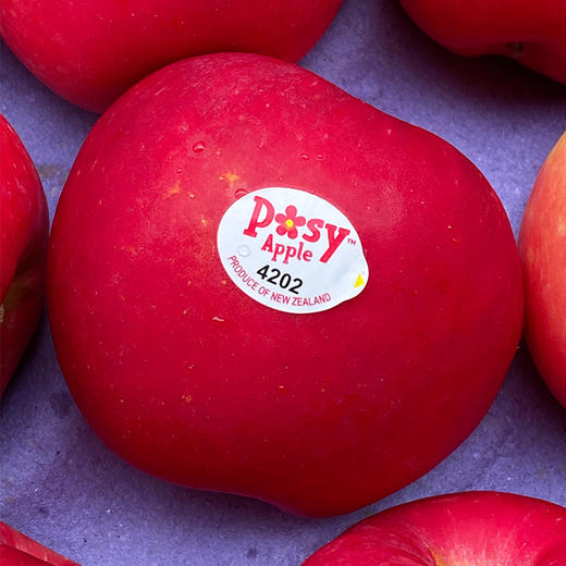 新西兰Posy小花苹果迷你果  |  我是一朵小花，来自纯净原野的清新小花，天然有机生长，红扑扑的自然果色，味道清新纯真，大自然馈赠的淳朴清香！ 商品图2