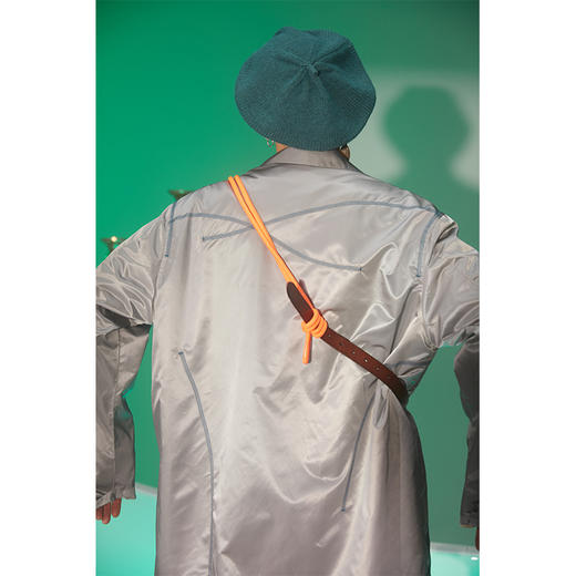 UMAMIISM 有茂密声 21SS 液态金属双色休闲宽松剪裁长袖西装衬衫 商品图4