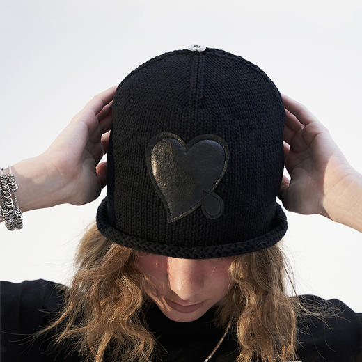 MODITEC 21春夏 爱心皮牌针织冷帽 双色粗针提花纽扣装饰针织帽 商品图2