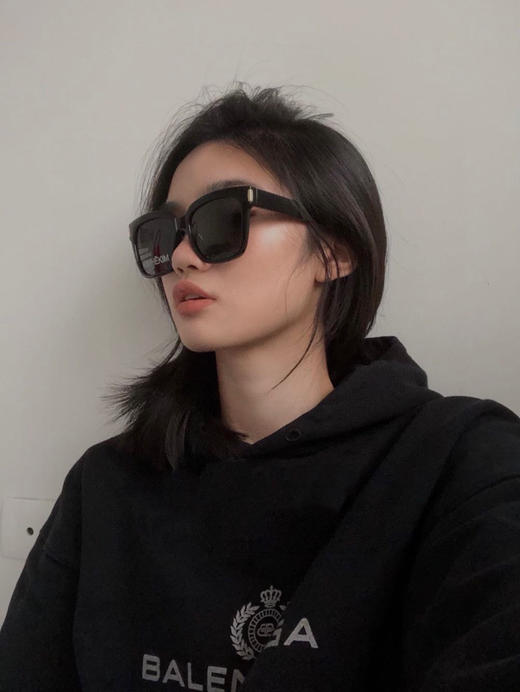 网红同款KIMHEKIM单边字母🕶️墨镜 商品图1