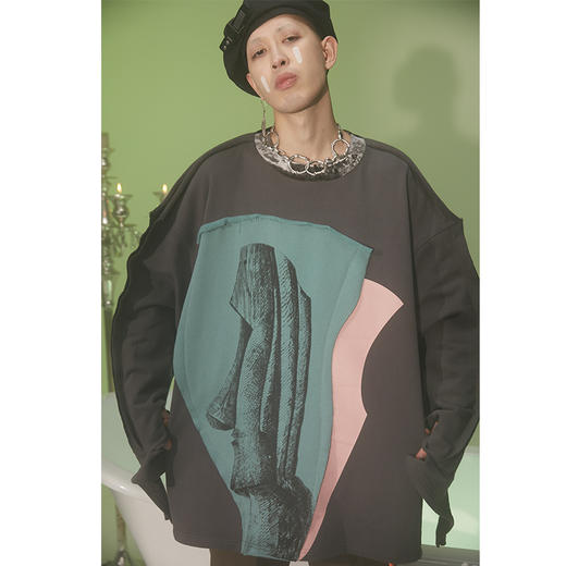 UMAMIISM 有茂密声 21SS 巨石人像贴布厚磅圆领长袖套头卫衣 商品图3