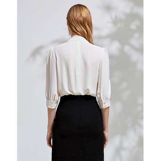 EITIE爱特爱春季新款通勤气质半高领灯笼五分袖雪纺女上衣6313008 商品图4