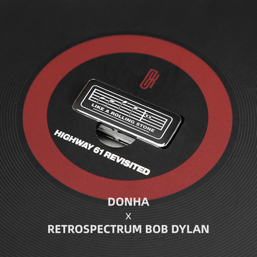 人手一只潮玩达人口琴项链国潮品牌donha四口口琴项链