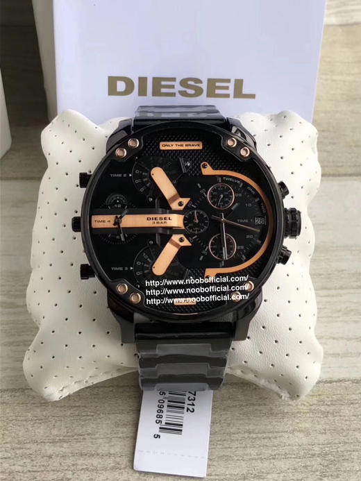 原单货！！！！！！DIESEL迪赛‎外贸公‎司订‎单 Diesel‎极具时尚‎与个‎性的男‎士手表 意‎大‎利Diesel设计 黑‎色表带‎风‎格非常‎年轻而富‎有创‎意 商品图7