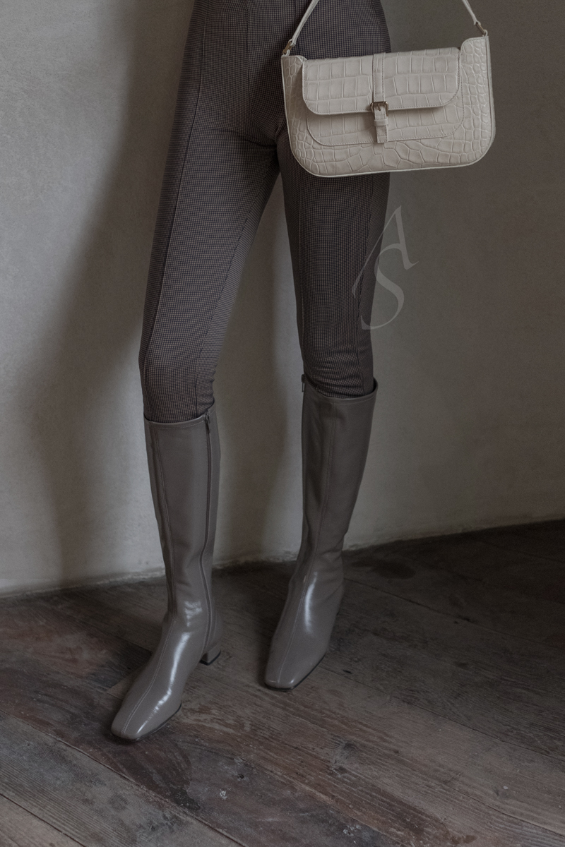 By Far  黑色/卡其色/白色/裸色EDIE长靴