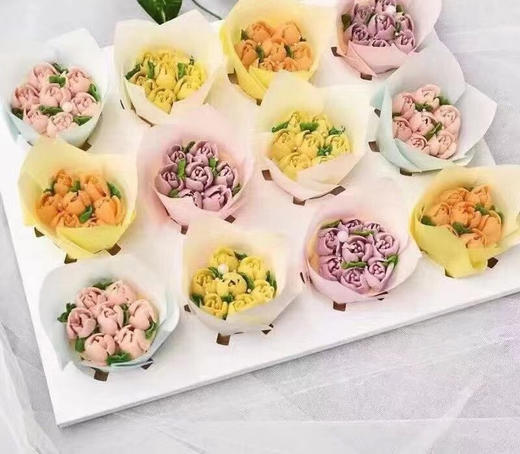 女神团购套餐（带数量微信咨询团购价格，量大价优）纸杯蛋糕1个+鲜花一朵【均独立包装】 商品图0