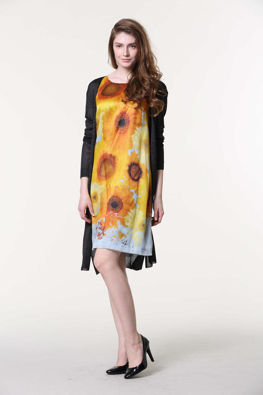 【伯妮斯茵】161S349--橙色连衣裙--花瓶里的五朵向日葵--《生命之美-梵高的花园》 商品图7
