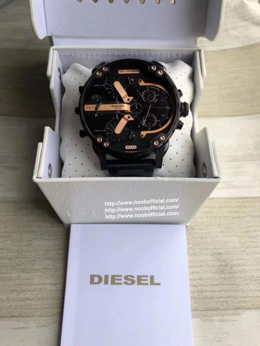 原单货！！！！！！DIESEL迪赛‎外贸公‎司订‎单 Diesel‎极具时尚‎与个‎性的男‎士手表 意‎大‎利Diesel设计 黑‎色表带‎风‎格非常‎年轻而富‎有创‎意 商品图4