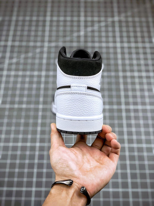 乔1-黑白熊猫
尺码备注 商品图7