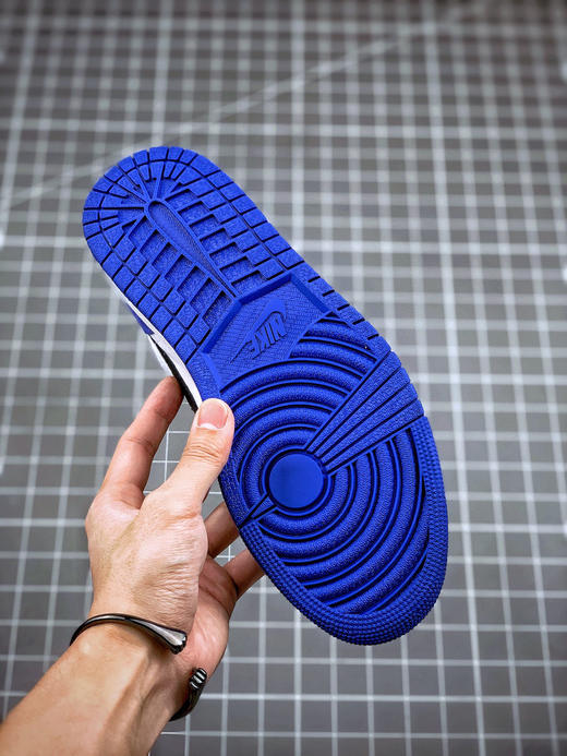 乔1-白蓝
尺码备注 商品图6