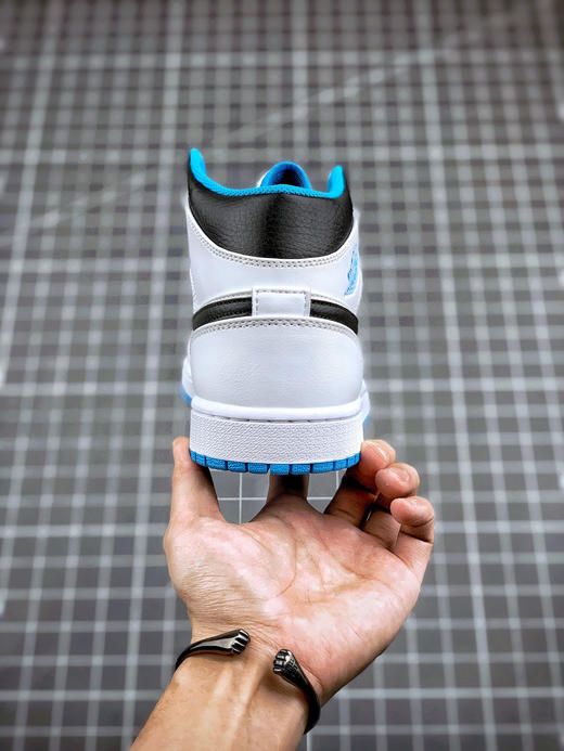 乔1-激光蓝
尺码备注 商品图7