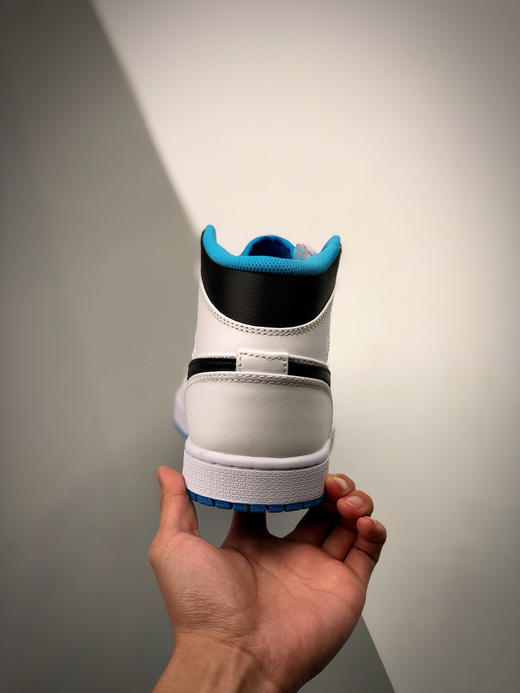 乔1-黑白蓝
尺码备注 商品图7