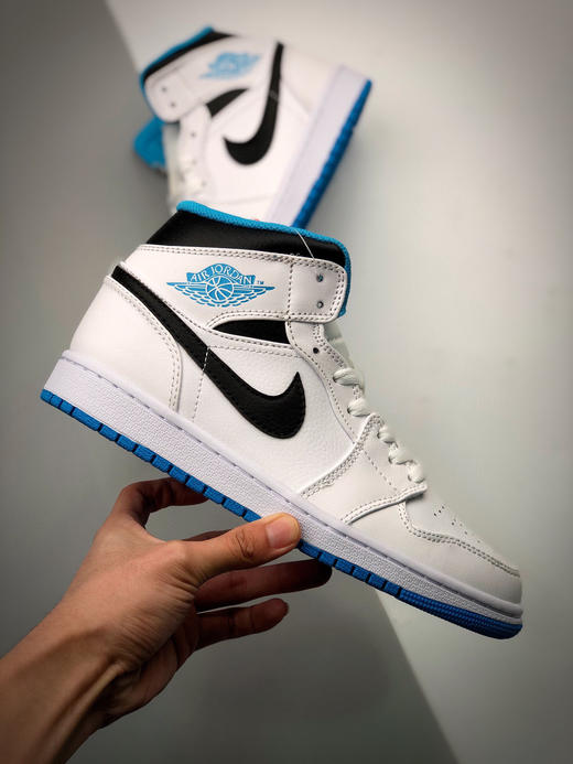 乔1-黑白蓝
尺码备注 商品图3