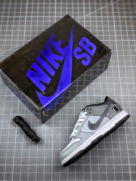 Nike Dunk SB Low Pro
低帮运动休闲板鞋 白月亮配色 商品图2