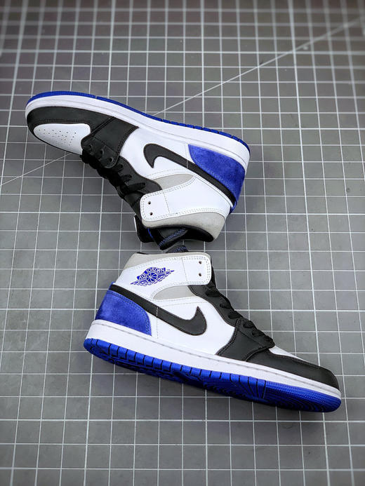 乔1-白蓝
尺码备注 商品图4