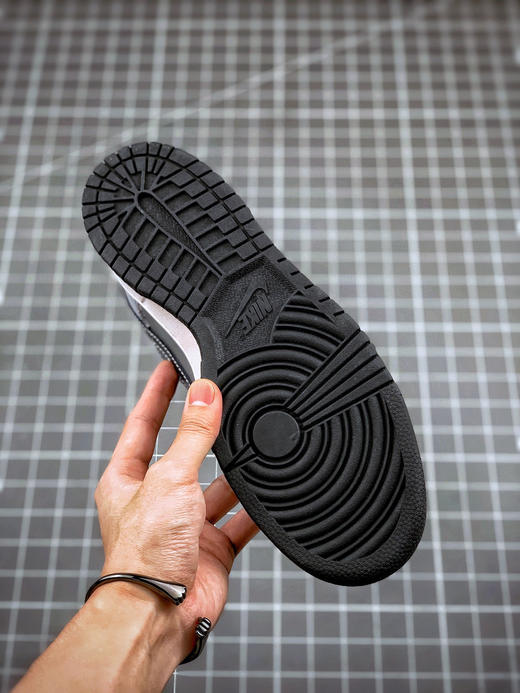NK Dunk SB LOW Eclipse
低帮运动休闲板鞋 月食配色 商品图6