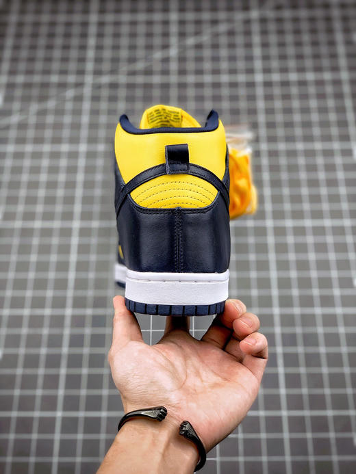 NK SB Dunk Hi SP ’Michigan’
密歇根 商品图7