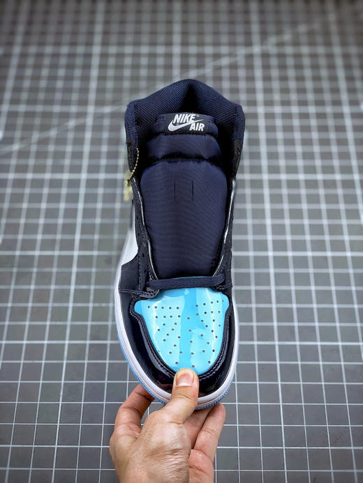 乔1-北卡蓝
尺码备注 商品图1