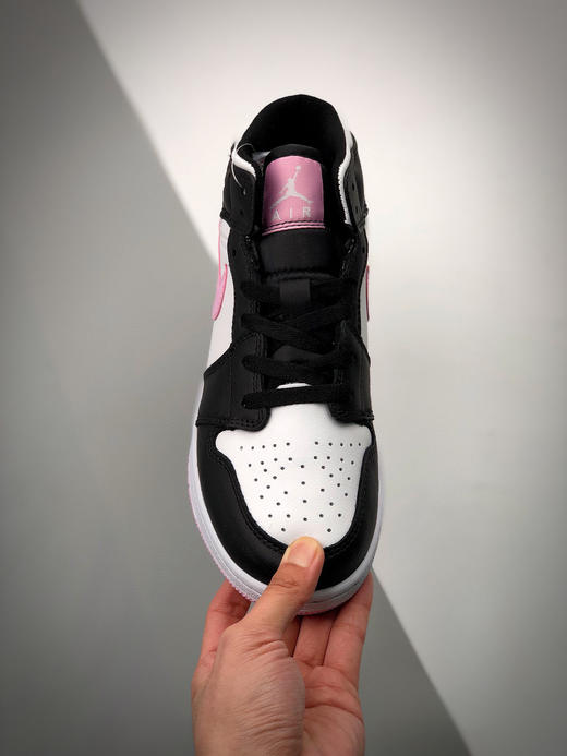 乔1-黑白粉
尺码备注 商品图1