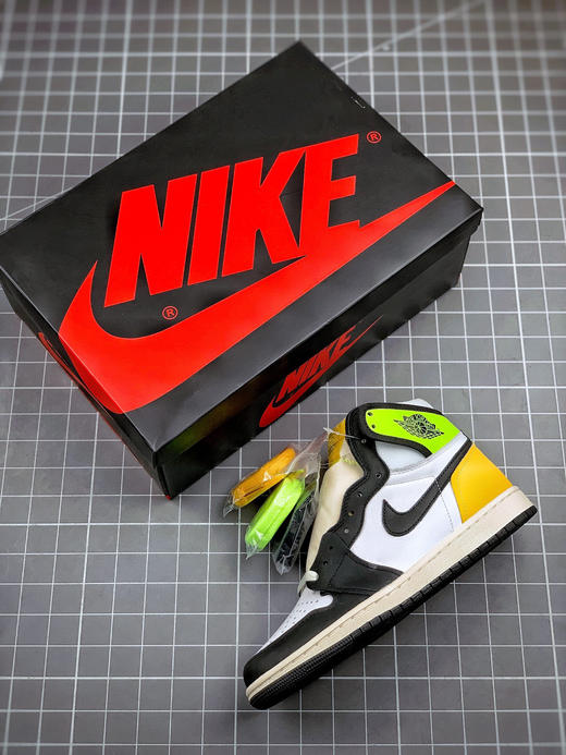 Air Jordan 1 Retro “Volt Gold”
黑黄/糖果 商品图2