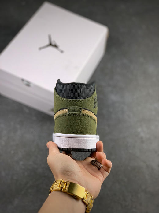 乔1-橄榄绿
尺码备注 商品图3