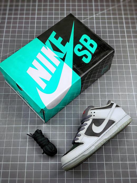 NK Dunk SB LOW Atlas 35MM
黑灰水晶 商品图2