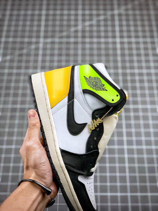 Air Jordan 1 Retro “Volt Gold”
黑黄/糖果 商品图8