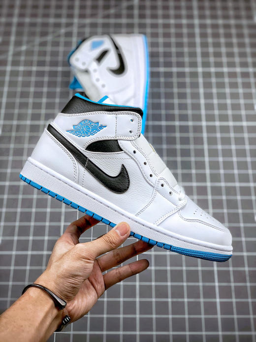 乔1-激光蓝
尺码备注 商品图3