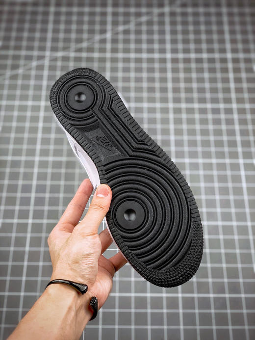 【耐克】白黑缝线空军一号 商品图6