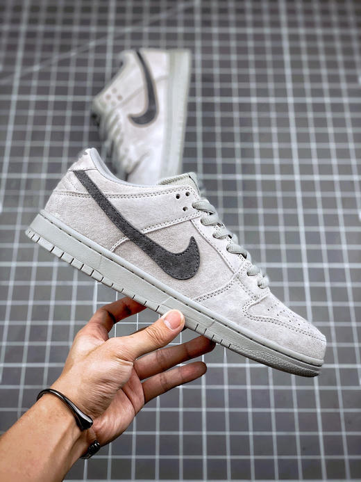 NIKE Dunk SB LOW PRO
灰黑麂皮 商品图3