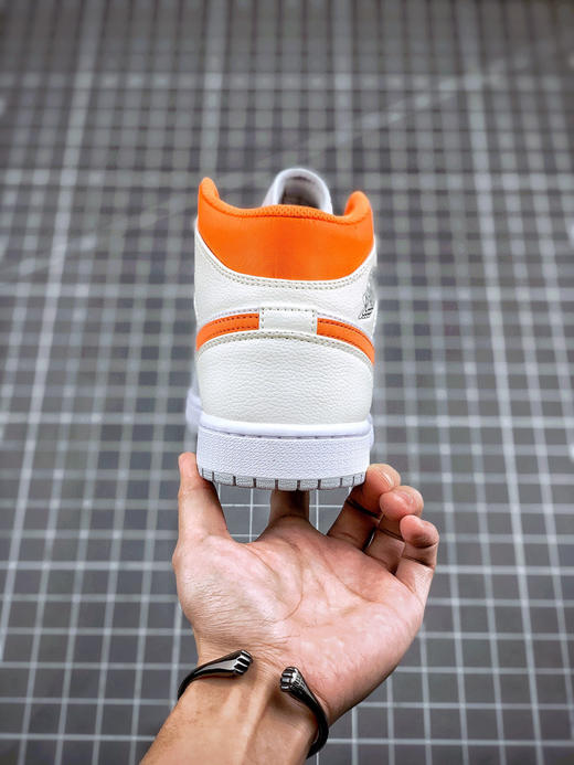 乔1-海星橙
尺码备注 商品图7