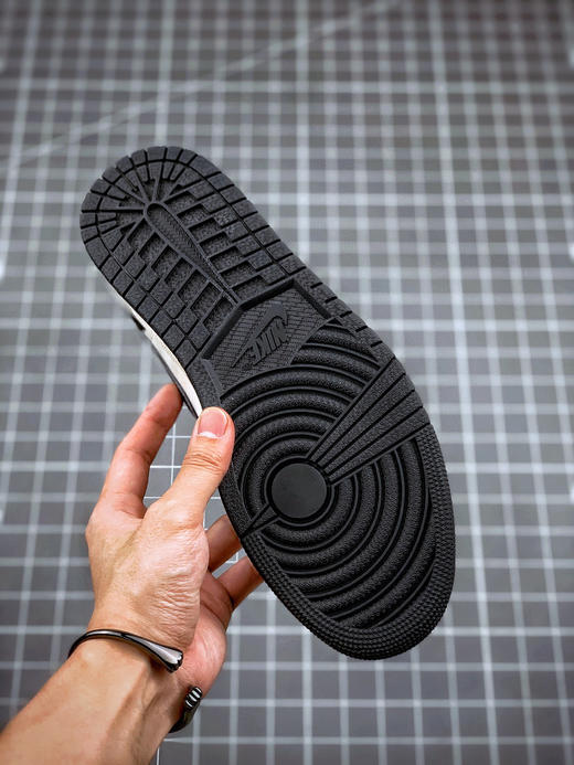 乔1-丝绸伯爵
尺码备注 商品图6