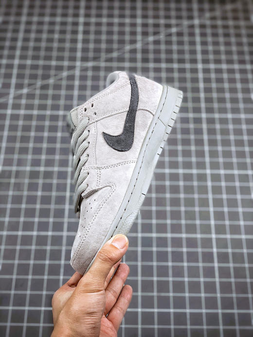 NIKE Dunk SB LOW PRO
灰黑麂皮 商品图5