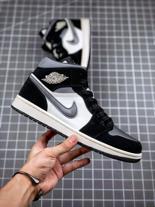 乔1-丝绸伯爵
尺码备注 商品图2