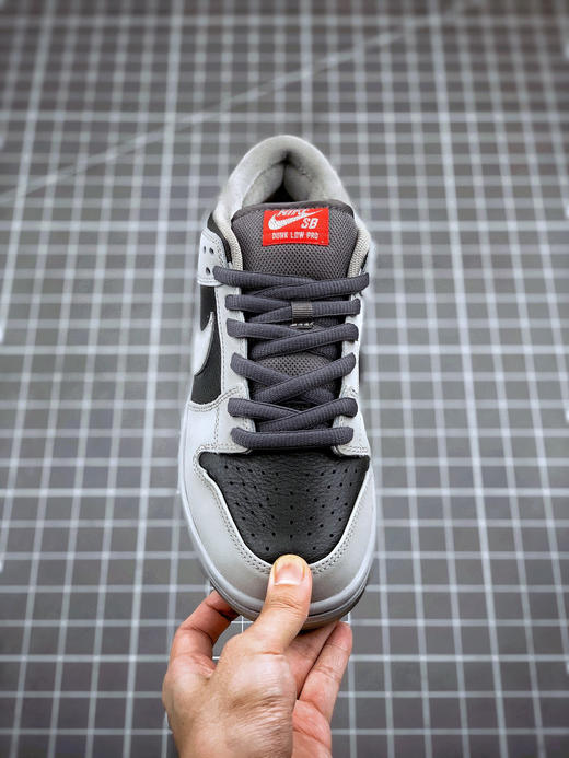 NK Dunk SB LOW Atlas 35MM
黑灰水晶 商品图1
