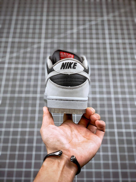 NK Dunk SB LOW Atlas 35MM
黑灰水晶 商品图7