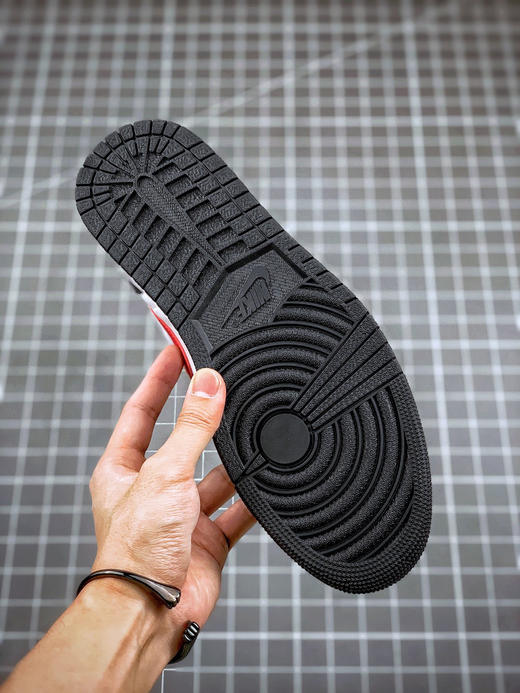 Air Jordan 1 Retro  "Black Gym Red"
红钩黑脚趾2019款 商品图6
