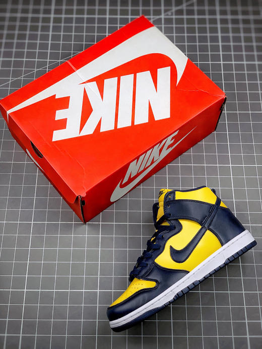 NK SB Dunk Hi SP ’Michigan’
密歇根 商品图2