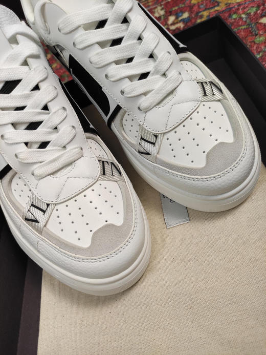 华伦天奴小白鞋-黑带 商品图6