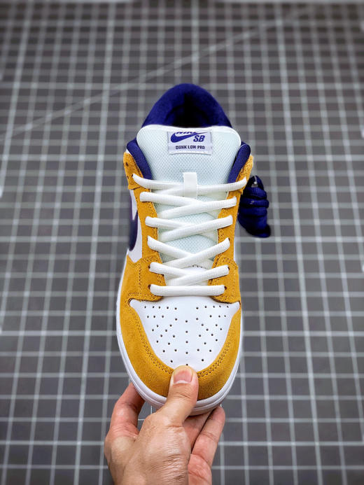 Nike SB Dunk Low Laser Orange
湖人紫金配色 商品图1