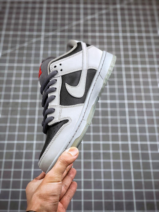 NK Dunk SB LOW Atlas 35MM
黑灰水晶 商品图5
