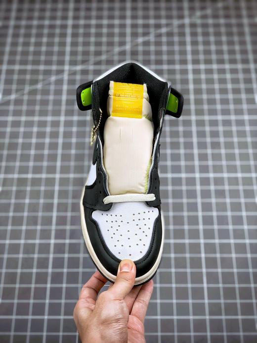 Air Jordan 1 Retro “Volt Gold”
黑黄/糖果 商品图1