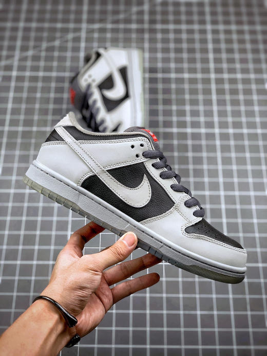 NK Dunk SB LOW Atlas 35MM
黑灰水晶 商品图3