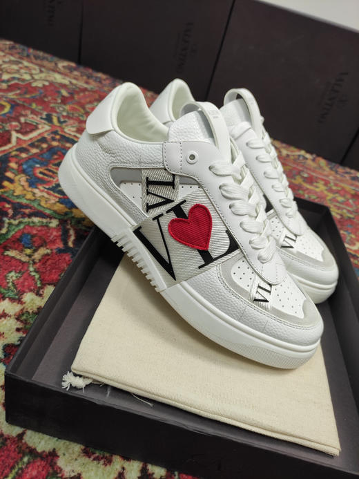 华伦天奴小白鞋-爱心 商品图3