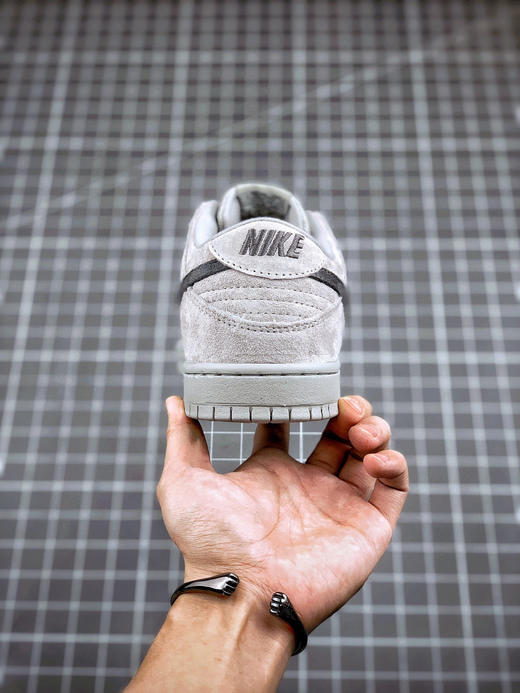 NIKE Dunk SB LOW PRO
灰黑麂皮 商品图7