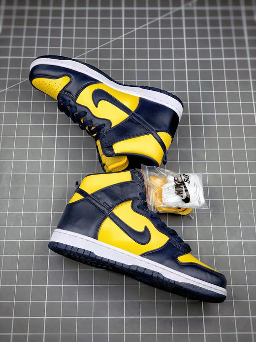 NK SB Dunk Hi SP ’Michigan’
密歇根 商品图4