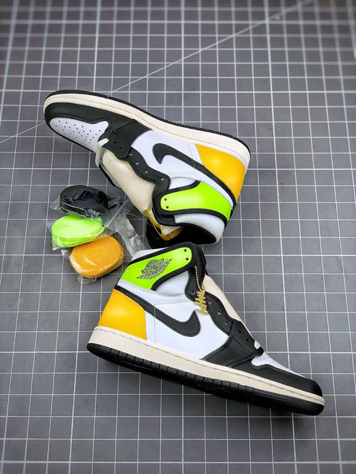 Air Jordan 1 Retro “Volt Gold”
黑黄/糖果 商品图4
