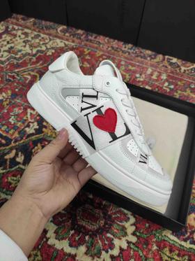 华伦天奴小白鞋-爱心