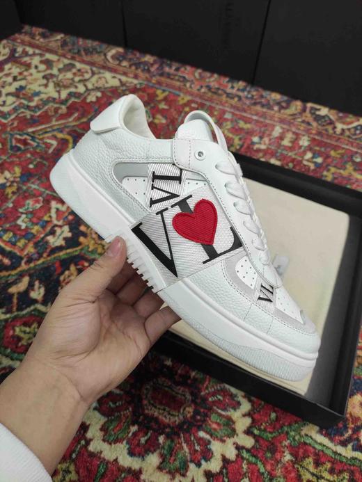 华伦天奴小白鞋-爱心 商品图0