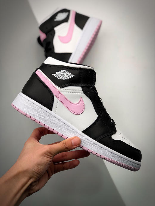 乔1-黑白粉
尺码备注 商品图3